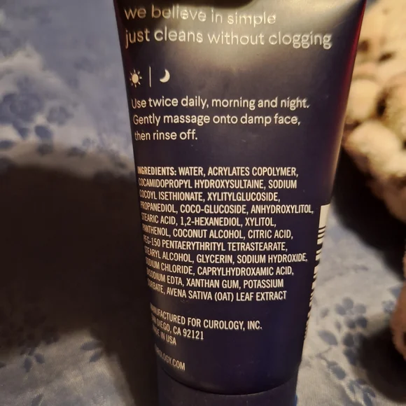 Curology Skincare Set - Cleanser and Moisturizer - Picture 3 of 8